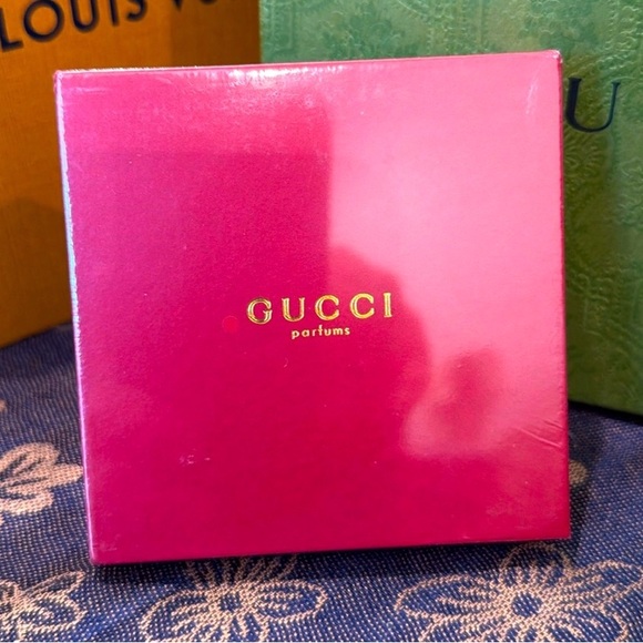 Gucci NIB Gold compact mirror - Picture 1 of 6